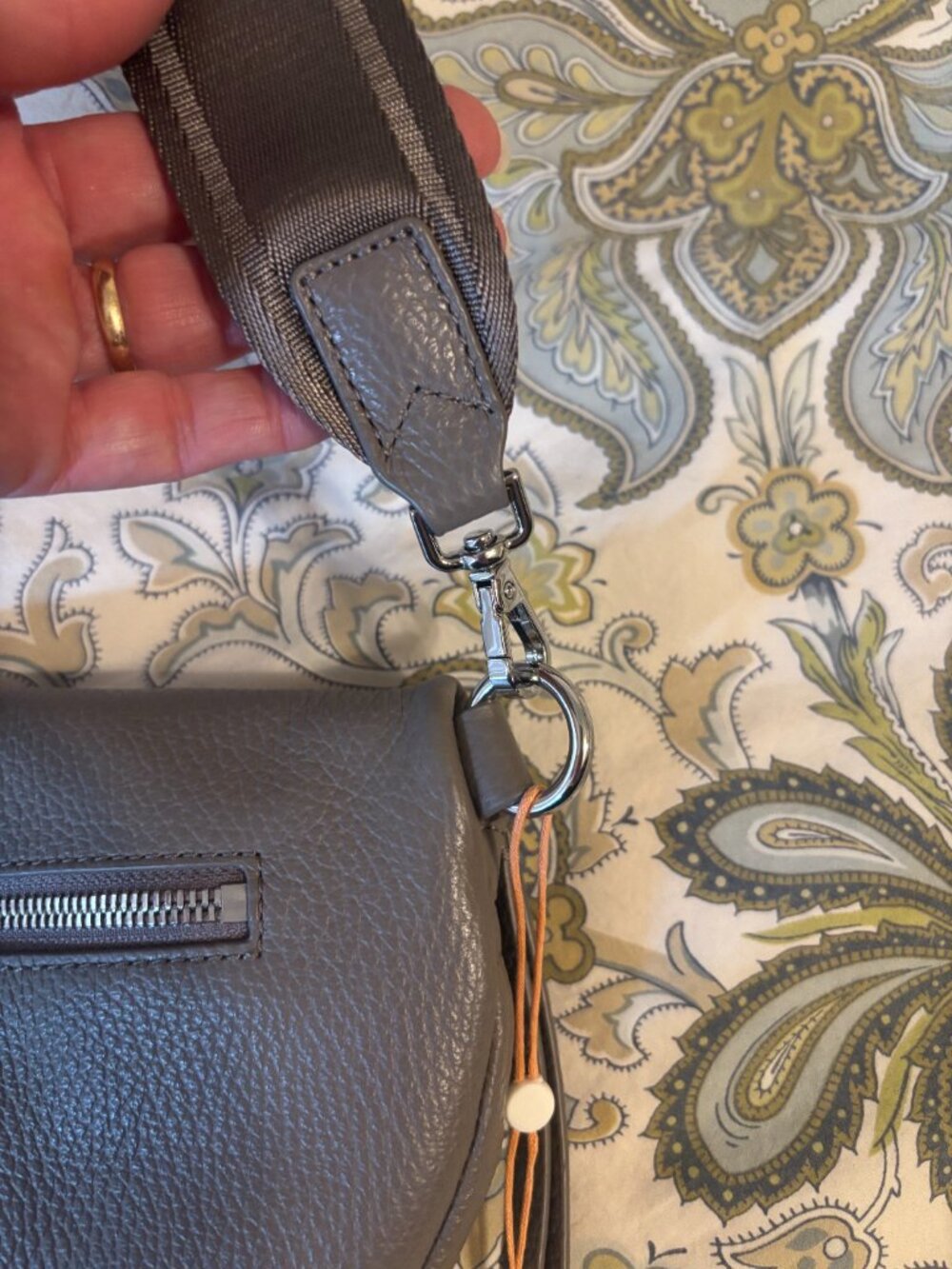 NWT Quince Italian Pebbled Leather Sling Bag - Picture 10 of 11